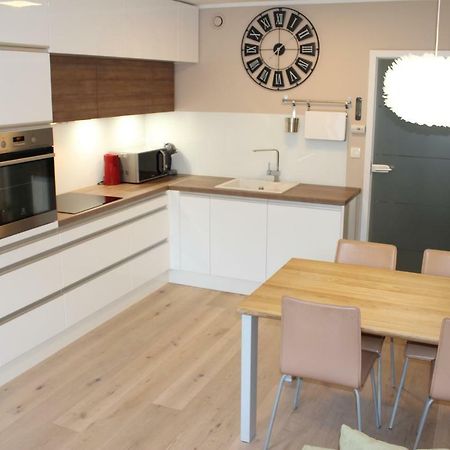 Apbovec Appartement Buitenkant foto