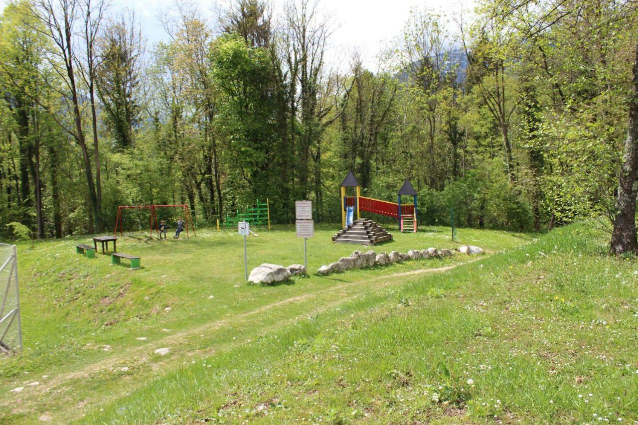 Apbovec Appartement Buitenkant foto