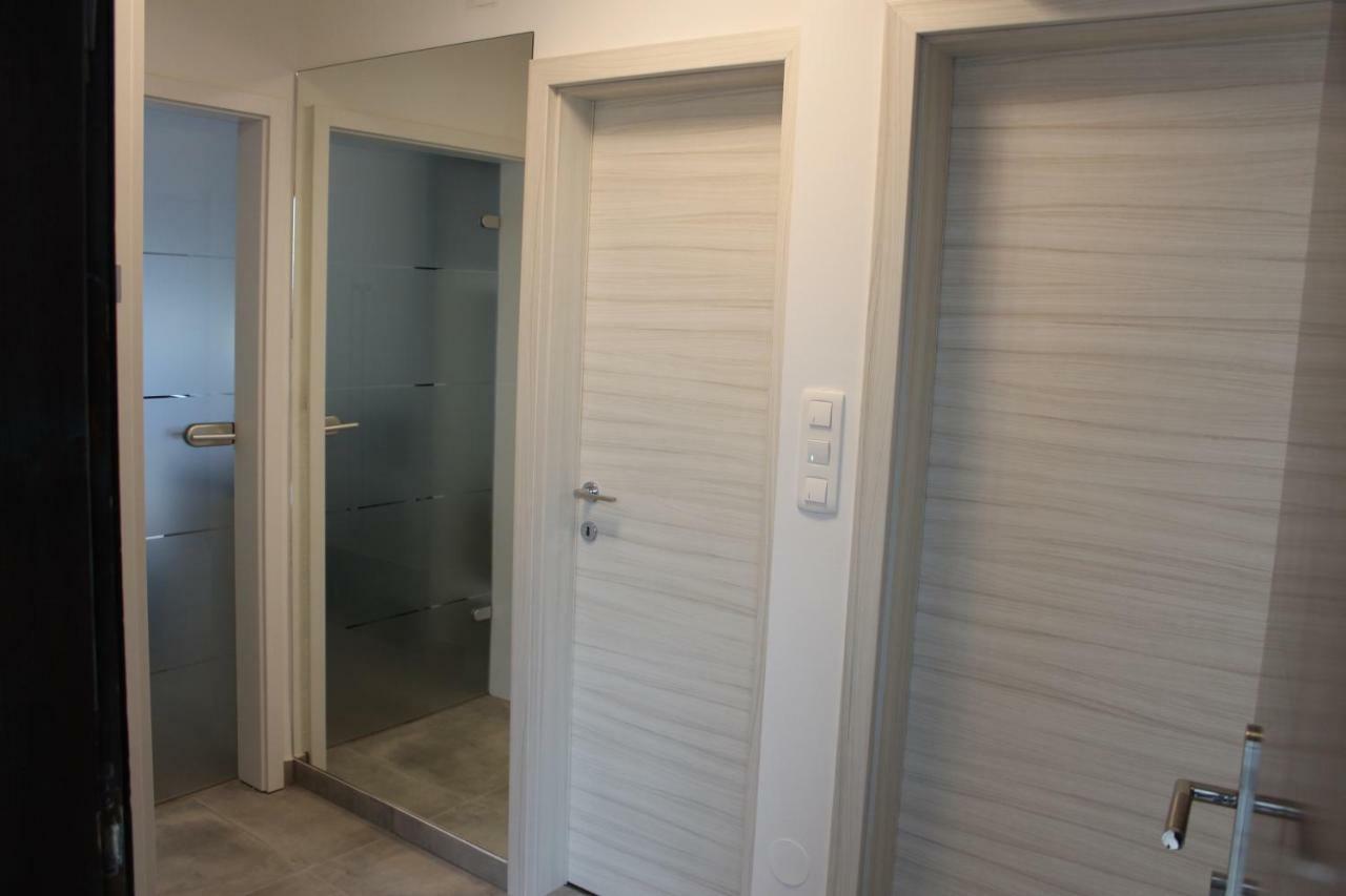 Apbovec Appartement Buitenkant foto