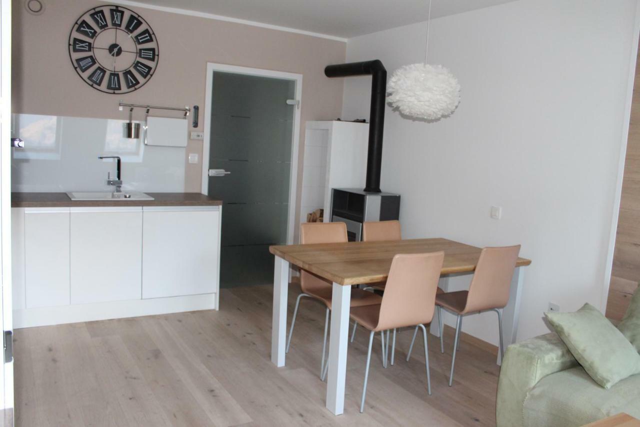 Apbovec Appartement Buitenkant foto